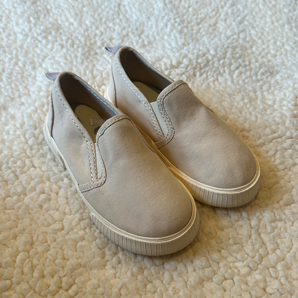 Zara cotton slip on sneakers size 26 (US 9.5) like new